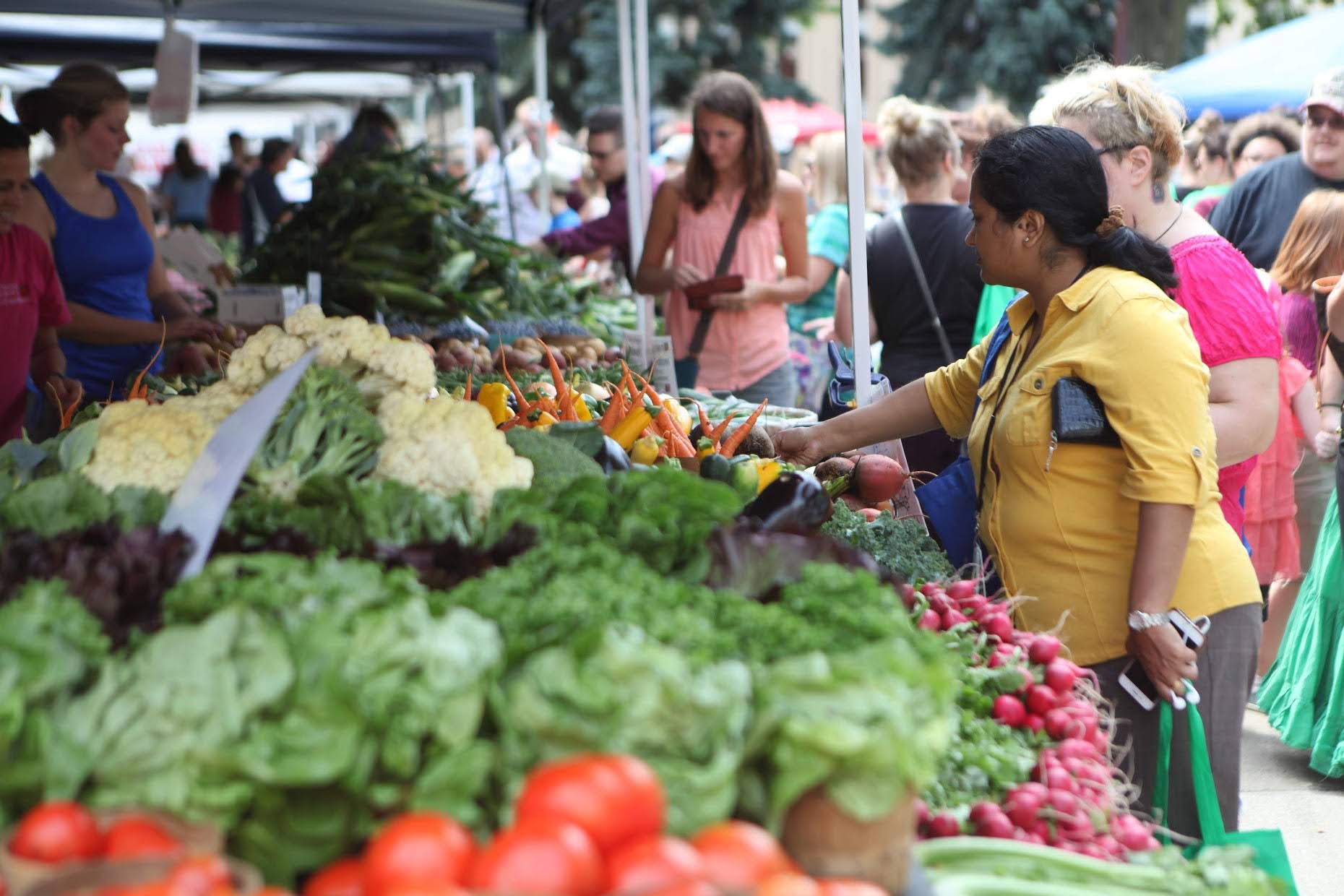 Shoppers visiting farmers markets during National Farmers Market Week can expect special events and celebrations-1